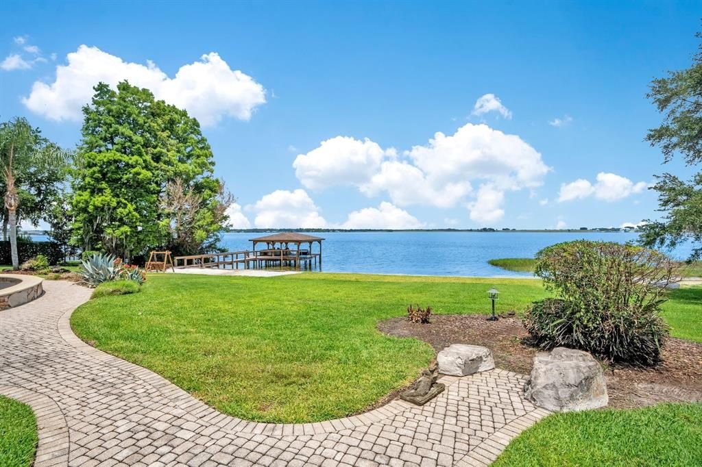For Sale: $3,000,000 (5 beds, 4 baths, 7208 Square Feet)