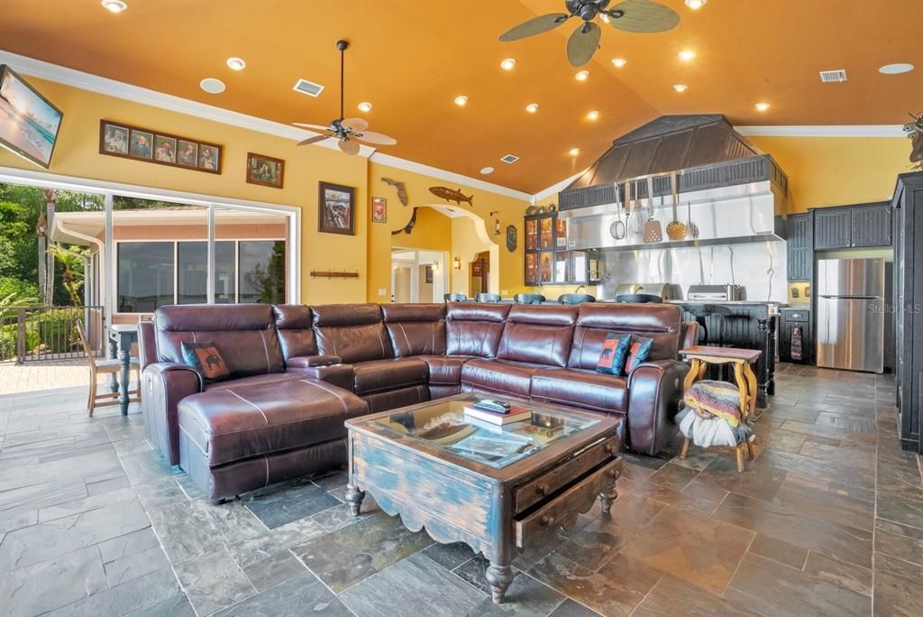 For Sale: $3,000,000 (5 beds, 4 baths, 7208 Square Feet)