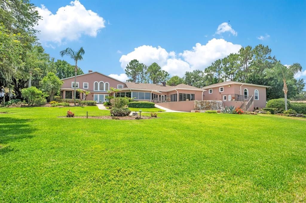 For Sale: $3,000,000 (5 beds, 4 baths, 7208 Square Feet)