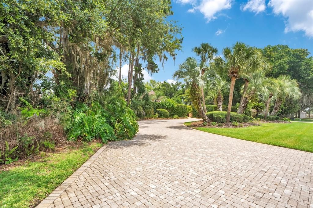 For Sale: $3,000,000 (5 beds, 4 baths, 7208 Square Feet)