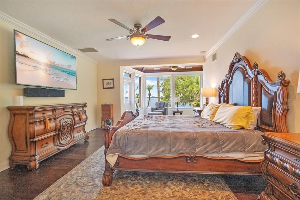 For Sale: $3,000,000 (5 beds, 4 baths, 7208 Square Feet)