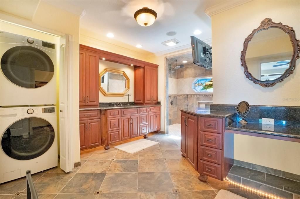 For Sale: $3,000,000 (5 beds, 4 baths, 7208 Square Feet)