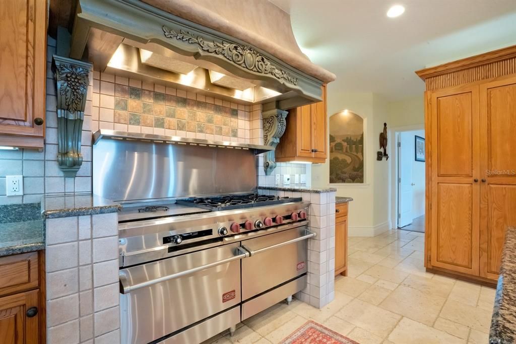 For Sale: $3,000,000 (5 beds, 4 baths, 7208 Square Feet)