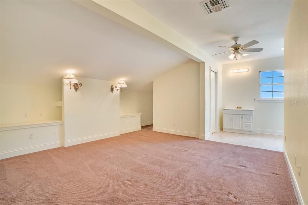 For Sale: $3,000,000 (5 beds, 4 baths, 7208 Square Feet)