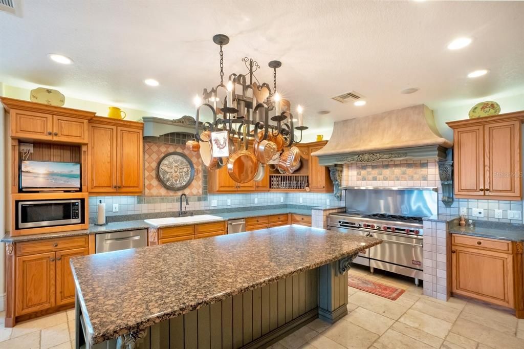 For Sale: $3,000,000 (5 beds, 4 baths, 7208 Square Feet)