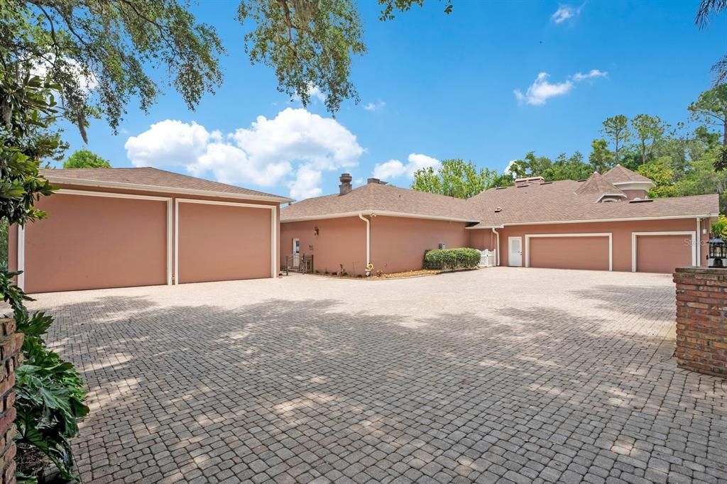 For Sale: $3,000,000 (5 beds, 4 baths, 7208 Square Feet)