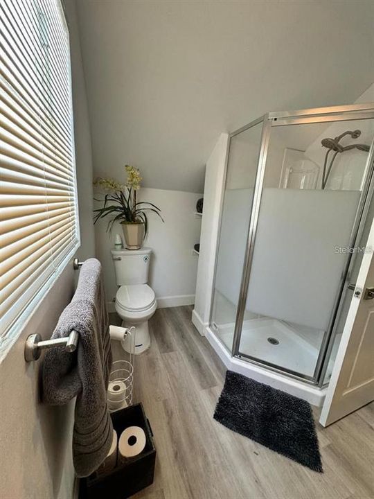 For Rent: $1,300 (2 beds, 1 baths, 800 Square Feet)