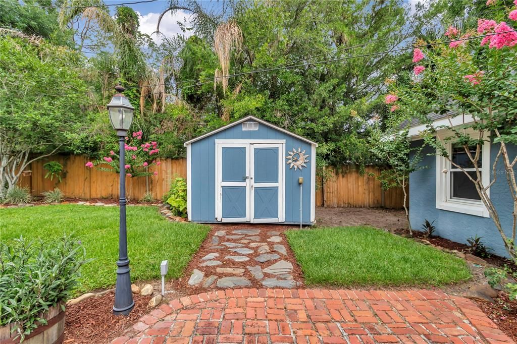 For Sale: $319,000 (4 beds, 2 baths, 1875 Square Feet)