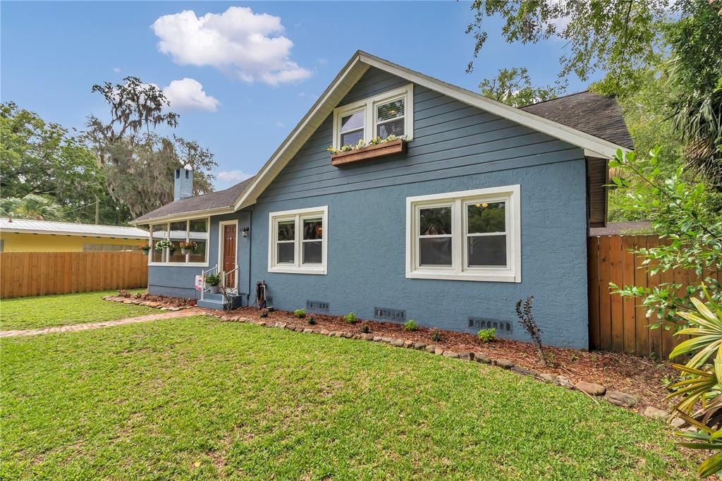 For Sale: $319,000 (4 beds, 2 baths, 1875 Square Feet)