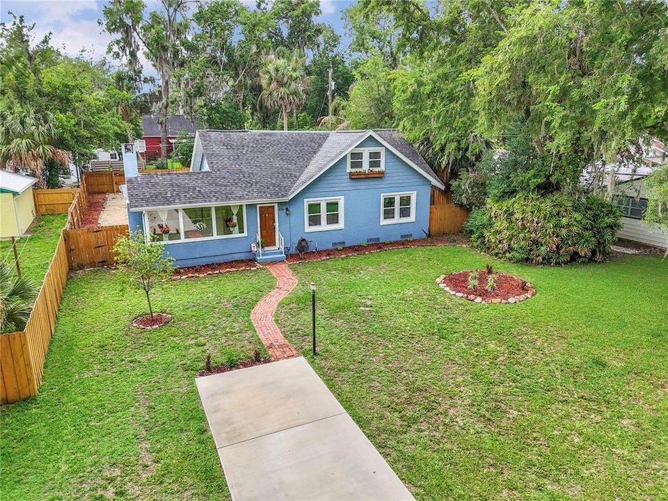 For Sale: $319,000 (4 beds, 2 baths, 1875 Square Feet)