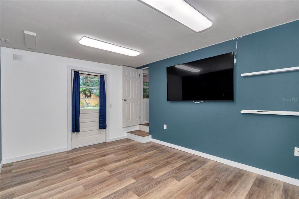 For Sale: $319,000 (4 beds, 2 baths, 1875 Square Feet)