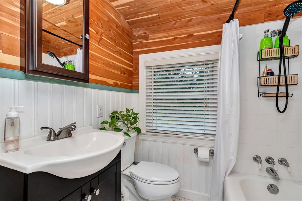 For Sale: $319,000 (4 beds, 2 baths, 1875 Square Feet)