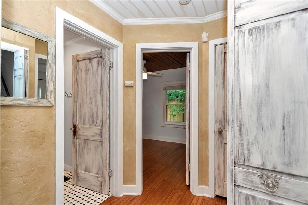 For Sale: $319,000 (4 beds, 2 baths, 1875 Square Feet)