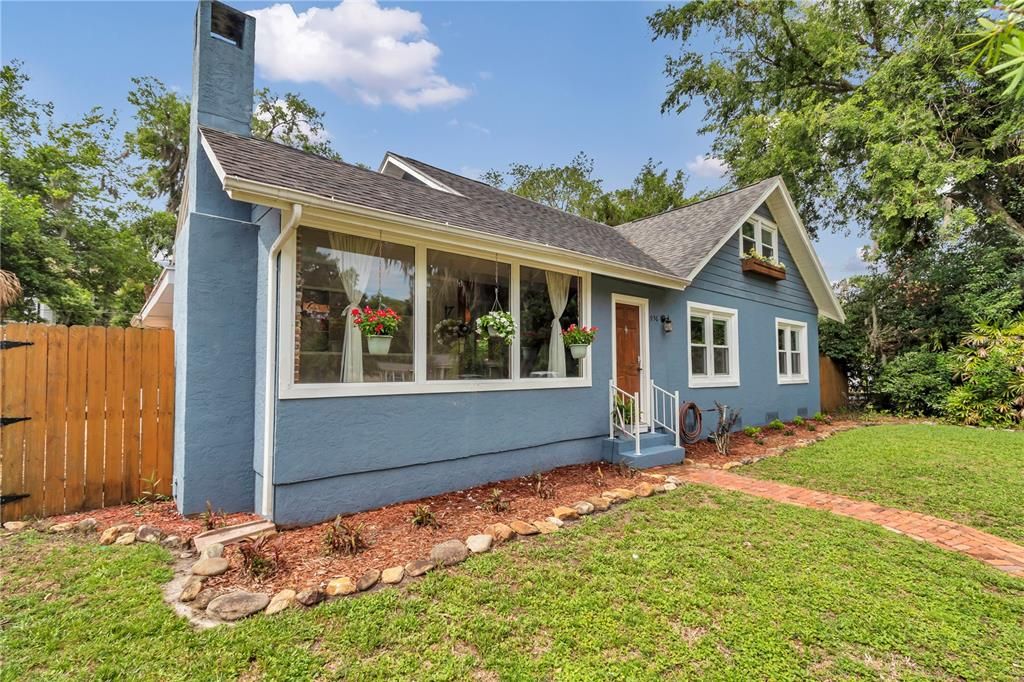 For Sale: $319,000 (4 beds, 2 baths, 1875 Square Feet)