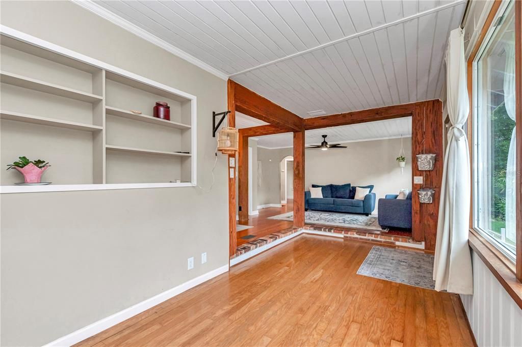 For Sale: $319,000 (4 beds, 2 baths, 1875 Square Feet)