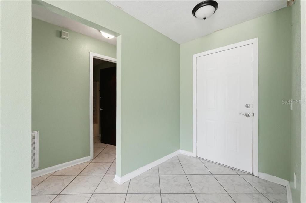 Active With Contract: $225,000 (3 beds, 2 baths, 1018 Square Feet)