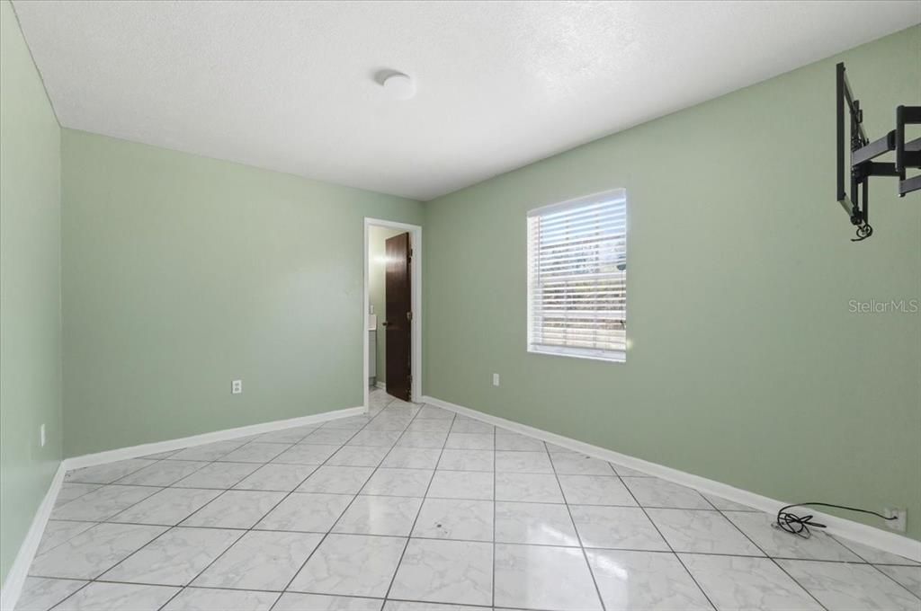Active With Contract: $225,000 (3 beds, 2 baths, 1018 Square Feet)