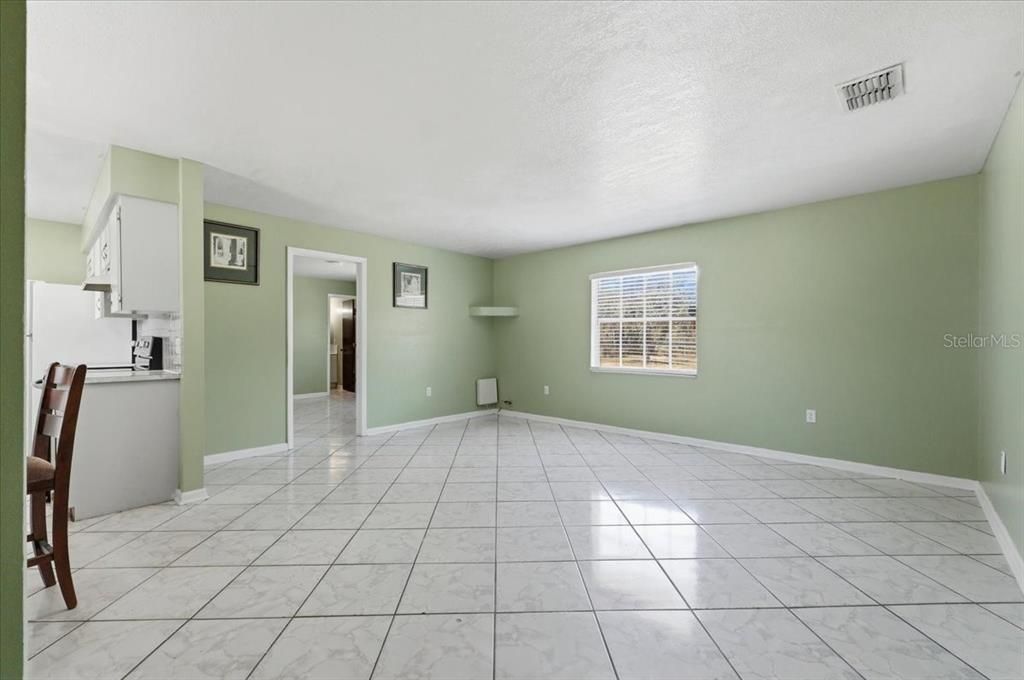 Active With Contract: $225,000 (3 beds, 2 baths, 1018 Square Feet)