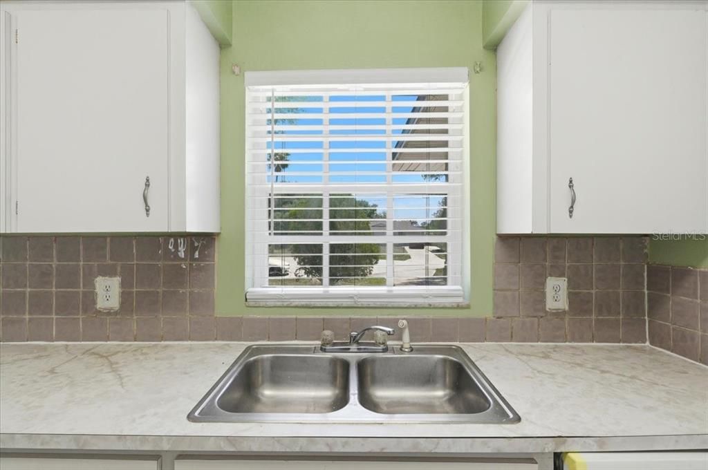 Active With Contract: $225,000 (3 beds, 2 baths, 1018 Square Feet)