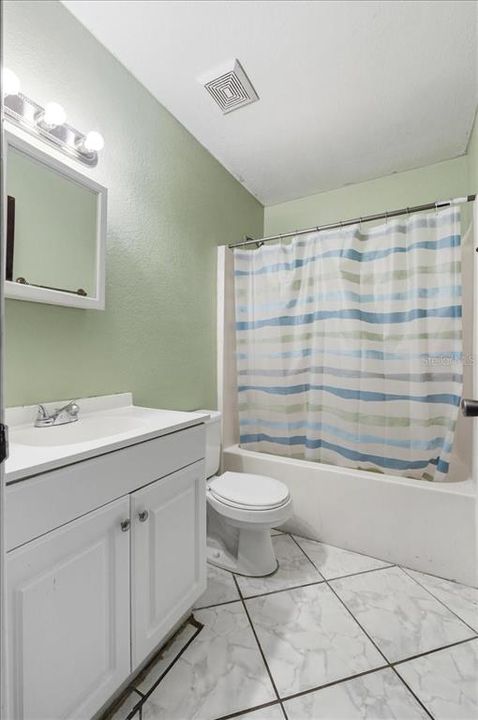Active With Contract: $225,000 (3 beds, 2 baths, 1018 Square Feet)
