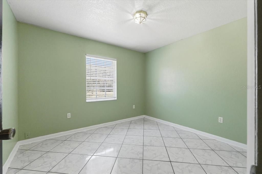 Active With Contract: $225,000 (3 beds, 2 baths, 1018 Square Feet)