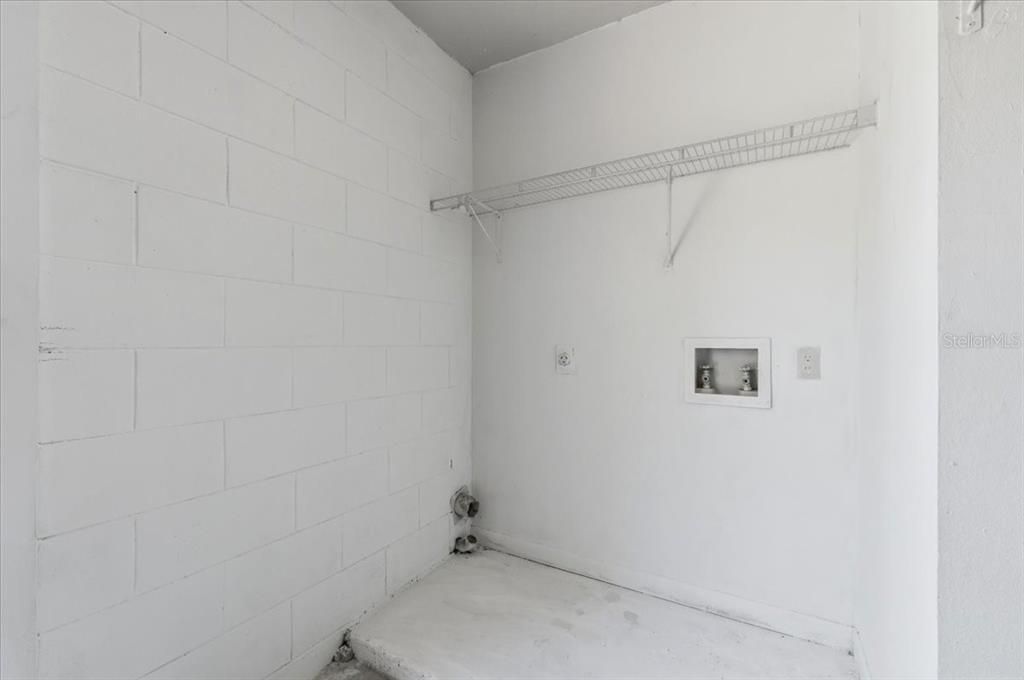 Active With Contract: $225,000 (3 beds, 2 baths, 1018 Square Feet)