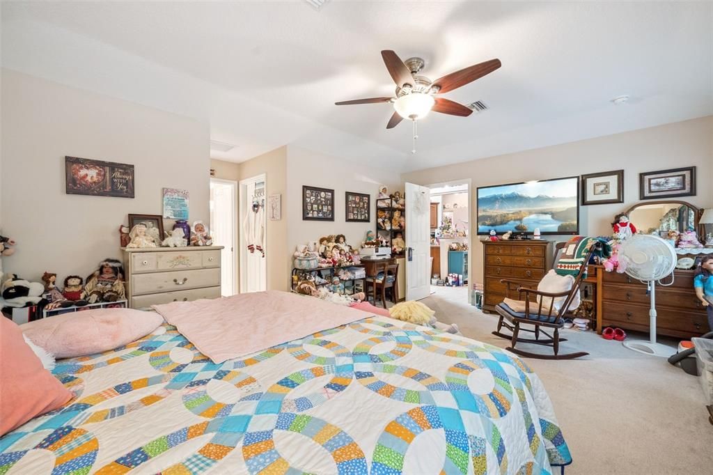 For Sale: $419,000 (4 beds, 3 baths, 2356 Square Feet)