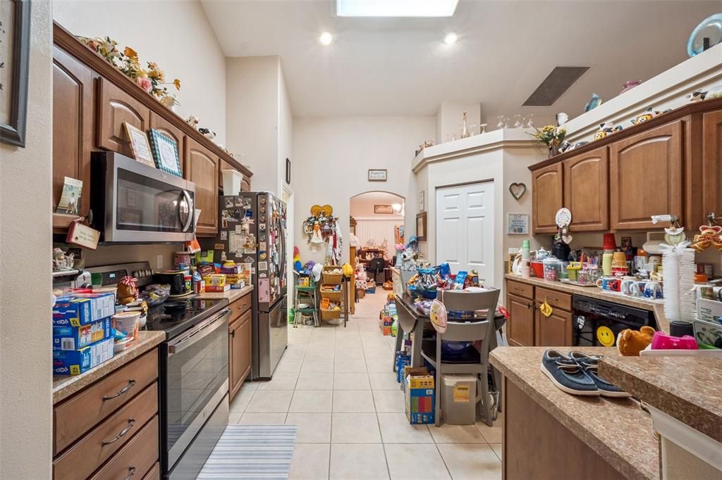 For Sale: $419,000 (4 beds, 3 baths, 2356 Square Feet)
