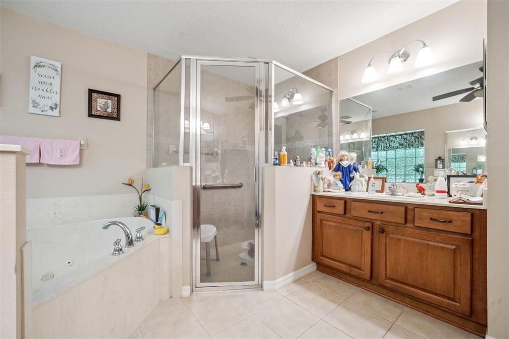 For Sale: $419,000 (4 beds, 3 baths, 2356 Square Feet)