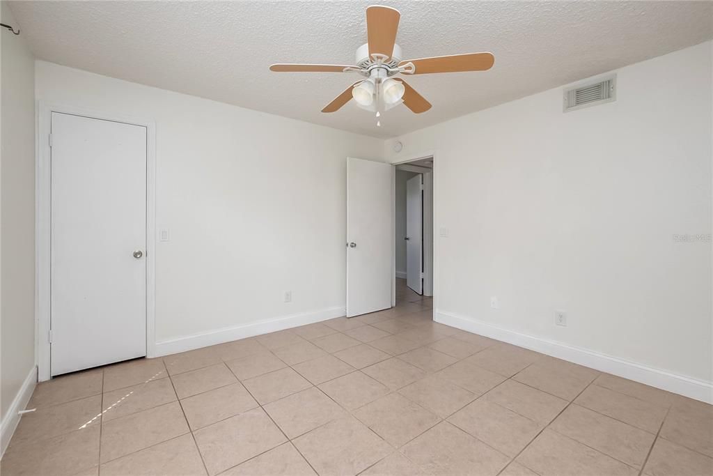 В аренду: $1,895 (3 спален, 2 ванн, 1253 Квадратных фут)