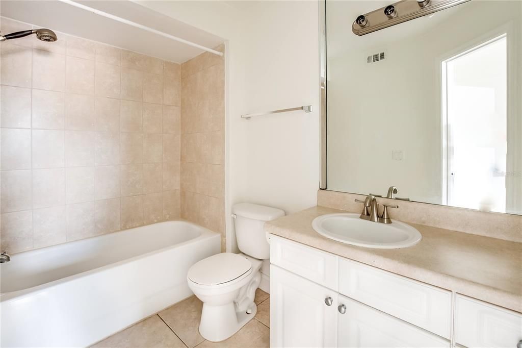 В аренду: $1,895 (3 спален, 2 ванн, 1253 Квадратных фут)