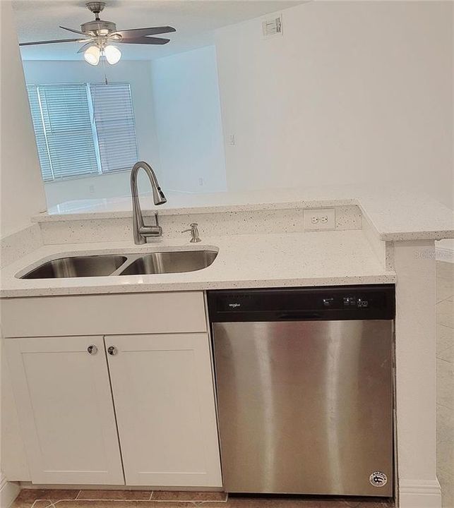 В аренду: $1,895 (3 спален, 2 ванн, 1253 Квадратных фут)