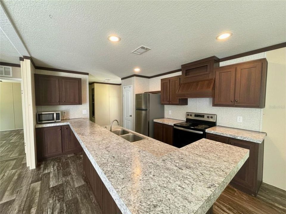 For Sale: $365,000 (3 beds, 2 baths, 1344 Square Feet)