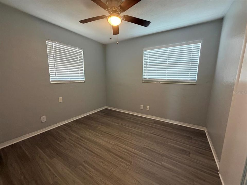 В аренду: $1,995 (4 спален, 1 ванн, 1042 Квадратных фут)