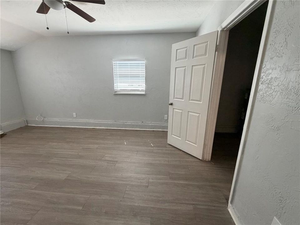 В аренду: $1,995 (4 спален, 1 ванн, 1042 Квадратных фут)