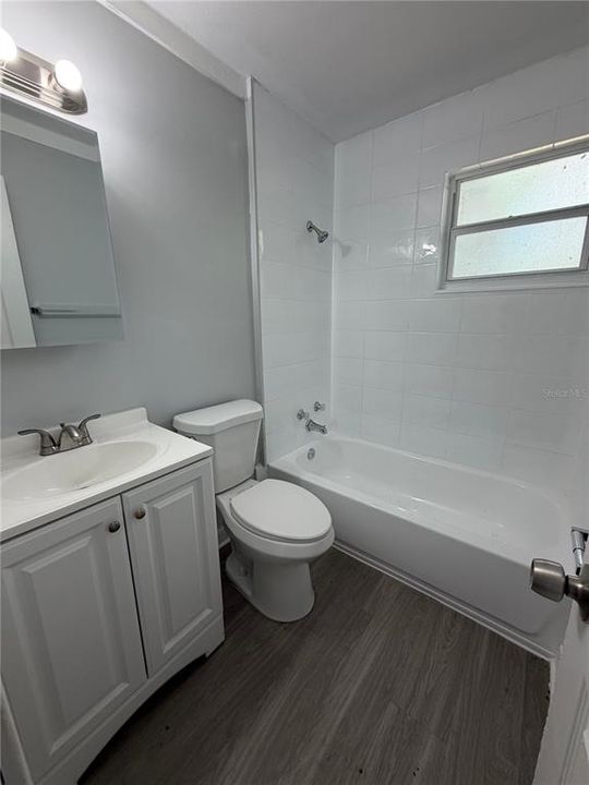 В аренду: $1,995 (4 спален, 1 ванн, 1042 Квадратных фут)