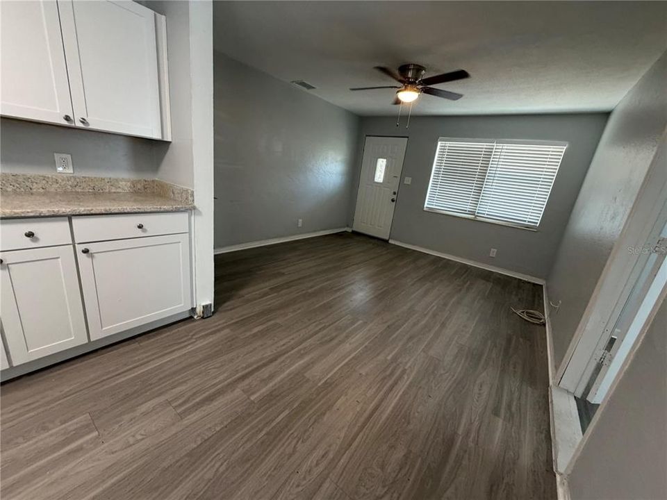 В аренду: $1,995 (4 спален, 1 ванн, 1042 Квадратных фут)