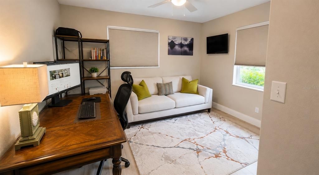 For Sale: $1,279,000 (2 beds, 2 baths, 1107 Square Feet)