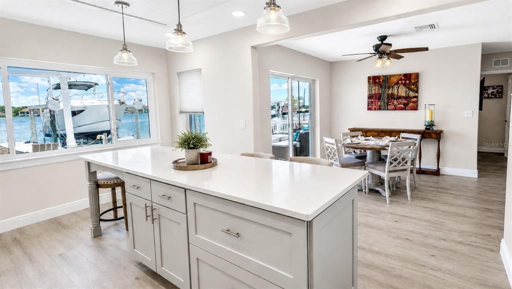For Sale: $1,279,000 (2 beds, 2 baths, 1107 Square Feet)