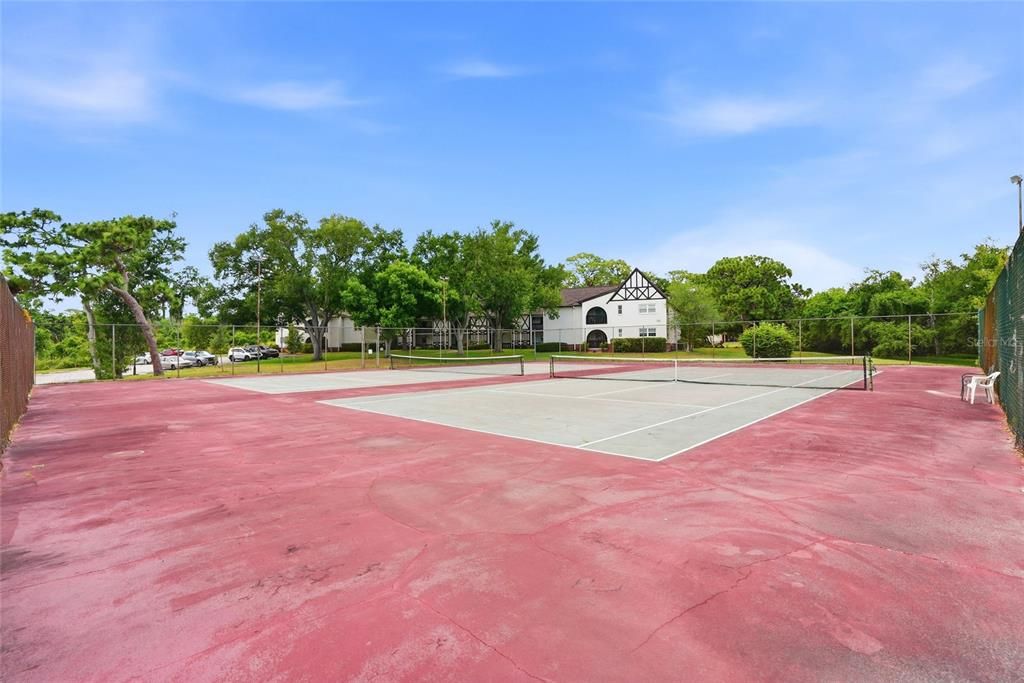 For Sale: $120,000 (1 beds, 1 baths, 710 Square Feet)