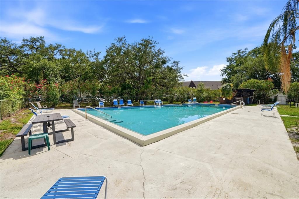 For Sale: $120,000 (1 beds, 1 baths, 710 Square Feet)