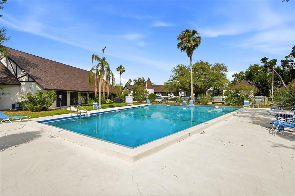 For Sale: $120,000 (1 beds, 1 baths, 710 Square Feet)