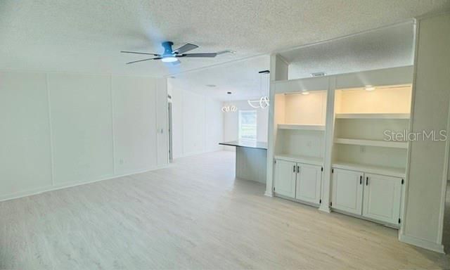 En Venta: $239,900 (3 camas, 2 baños, 1400 Pies cuadrados)