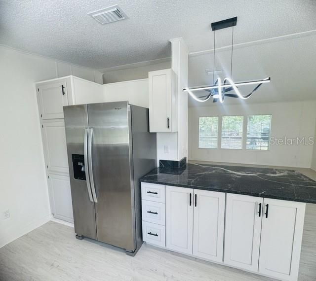 En Venta: $239,900 (3 camas, 2 baños, 1400 Pies cuadrados)