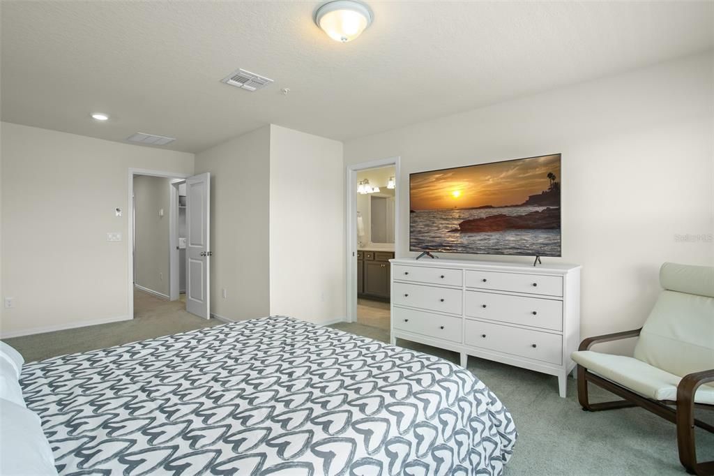 Active With Contract: $2,900 (4 beds, 3 baths, 1809 Square Feet)