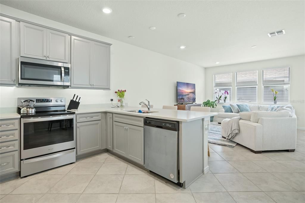 Active With Contract: $2,900 (4 beds, 3 baths, 1809 Square Feet)