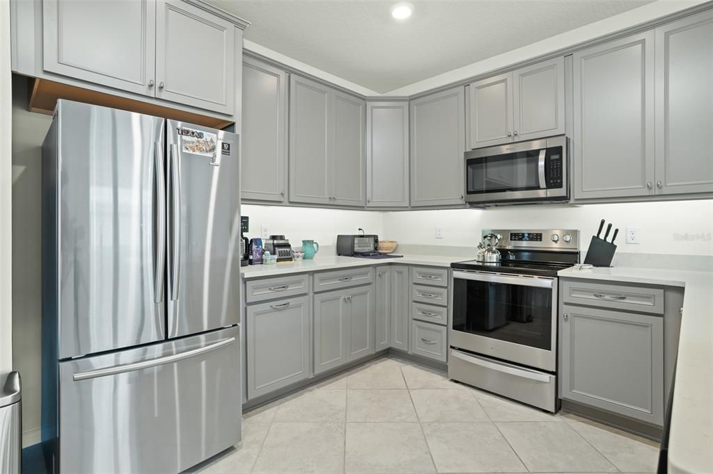 Active With Contract: $2,900 (4 beds, 3 baths, 1809 Square Feet)