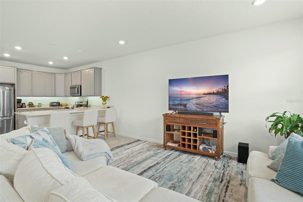 Active With Contract: $2,900 (4 beds, 3 baths, 1809 Square Feet)