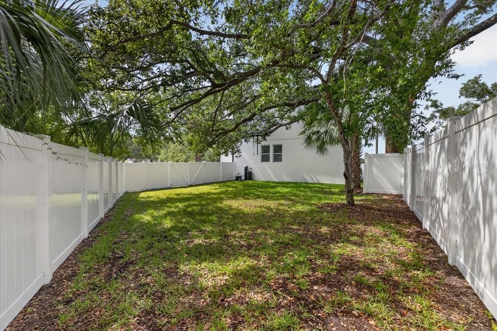 En Venta: $925,000 (4 camas, 3 baños, 2370 Pies cuadrados)