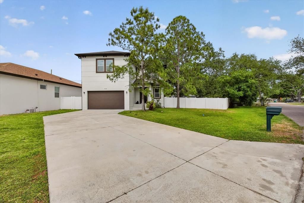 En Venta: $925,000 (4 camas, 3 baños, 2370 Pies cuadrados)